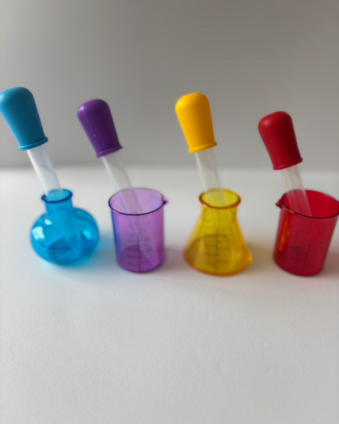 Measuring Cups & Test Tubes Set | STEM & Sensory Exploration | Supports Math & Fine Motor Skills | Ages 3+