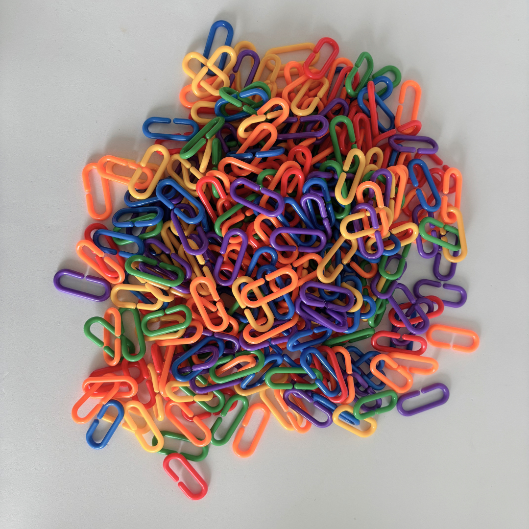 Coloured Plastic Links – 300 Pieces | Loose Parts for Open-Ended Play