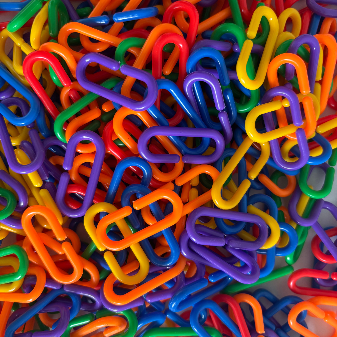 Coloured Plastic Links – 300 Pieces | Loose Parts for Open-Ended Play